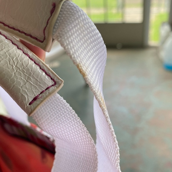 LIZ CLAIBORNE STRIPED TOTE BAG - Picture 12 of 14